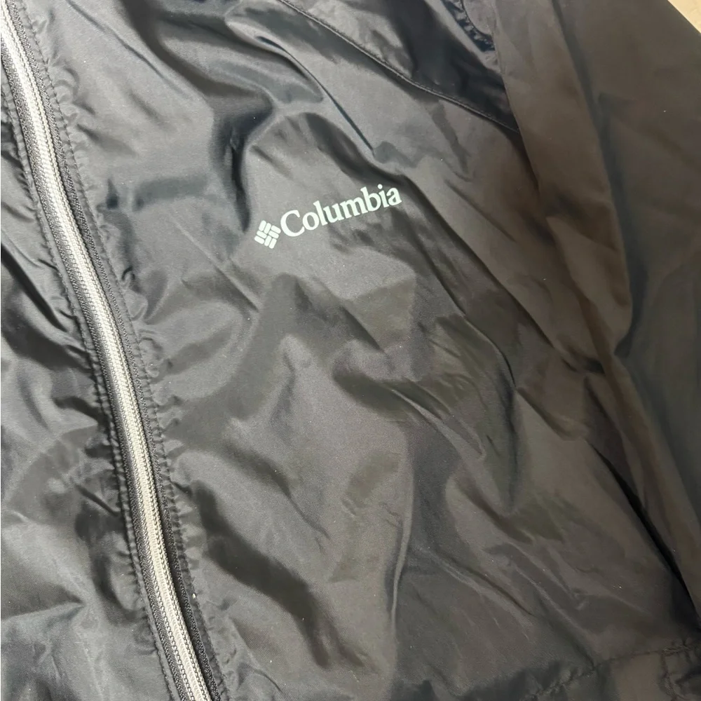 Columbia black windbreaker - Picture 3 of 8